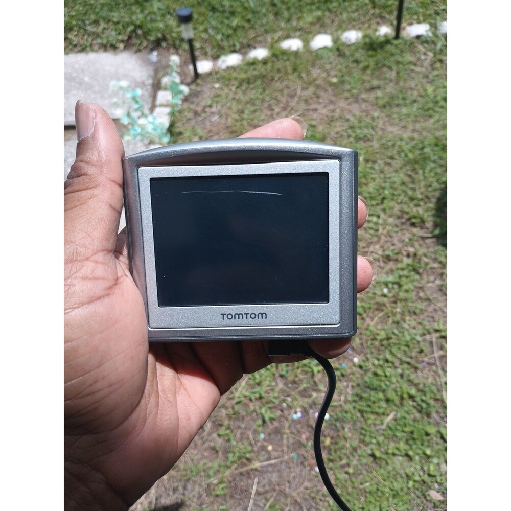 Tomtom XL GPS Bundle Navigation N14644 - Good Working Condition